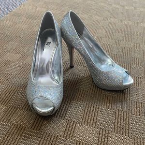 Silver sparkle women’s heels, size 7.5